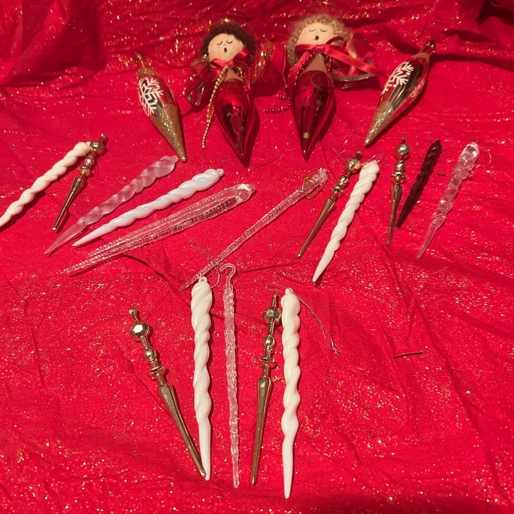 A selection of vintage icicles, two of them angels- 20 in total-preloved